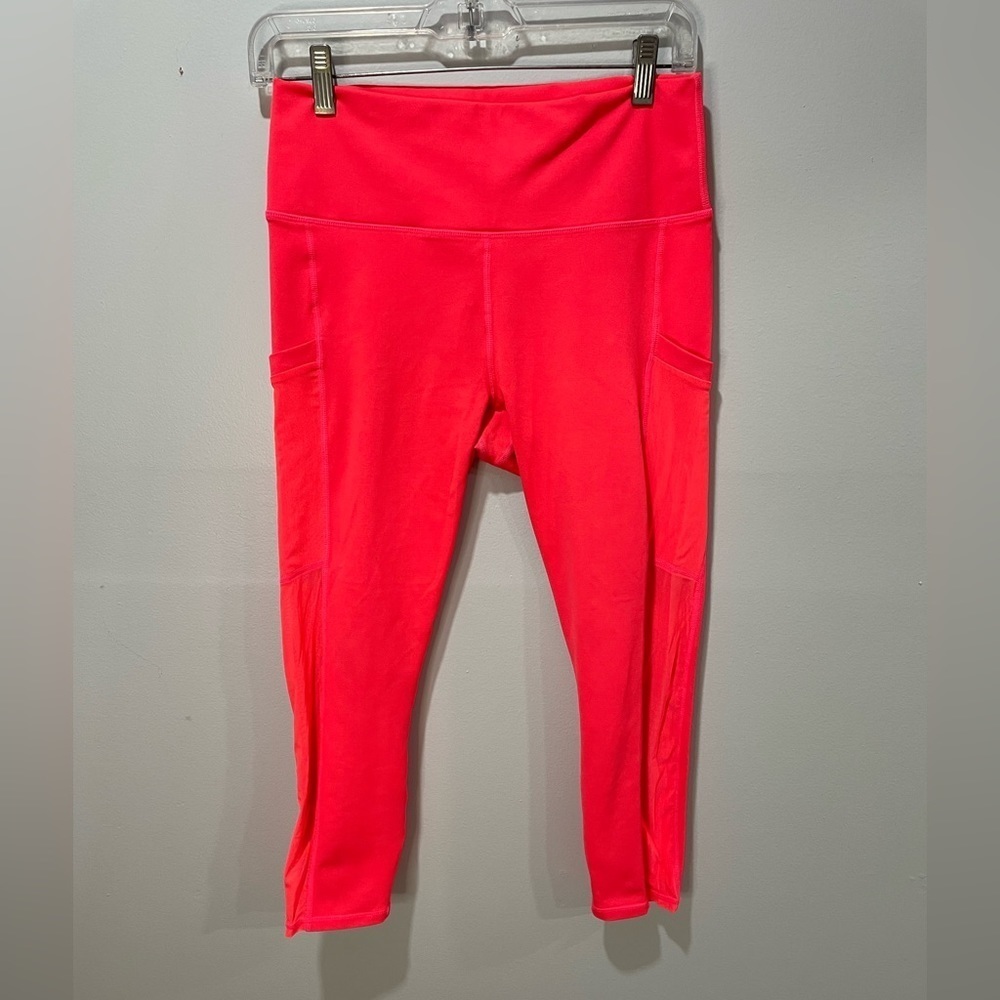 Fabletics PowerHold Leggings With Mesh Sides And Pockets Size Size Medium